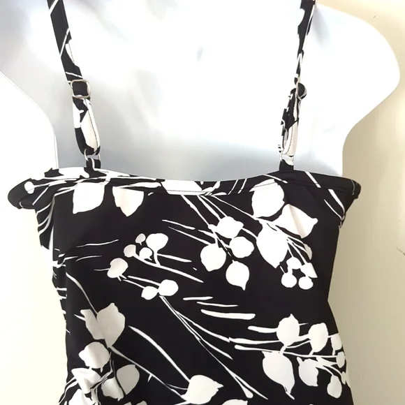 Croft Barrow Swimsuit - Picture 3 of 5